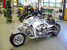 H.Davidson V-rod mit 1-Sitzer Seitenwagen im Formel I Design - fertig!