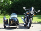 Triumph Thruxton 900 mit Seitenwagen Meteor - Schwenkergespann