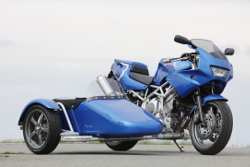 Yamaha TRX 850 mit dem Schwenker-Seitenwagen Dog-side