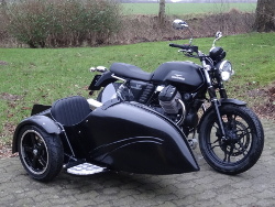 Moto Guzzi V7 mit Seitenwagen Adler - Schwenkergespann