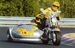 H.D. V-ROD mit Achsschenkellenkung mit dem Wing-Storm-Racer